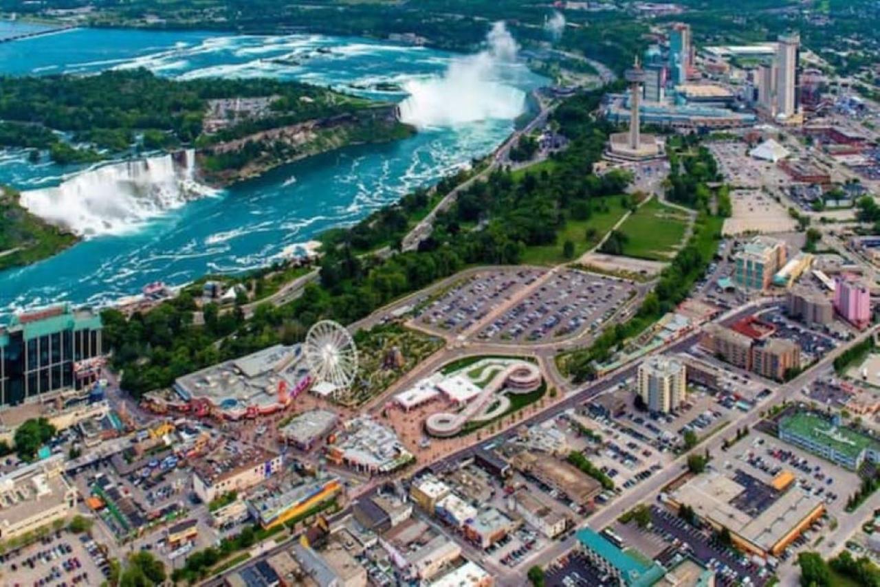 Stylish Townhome Gem With Several Amenities Just Minutes To The Falls Niagarawatervallen Buitenkant foto